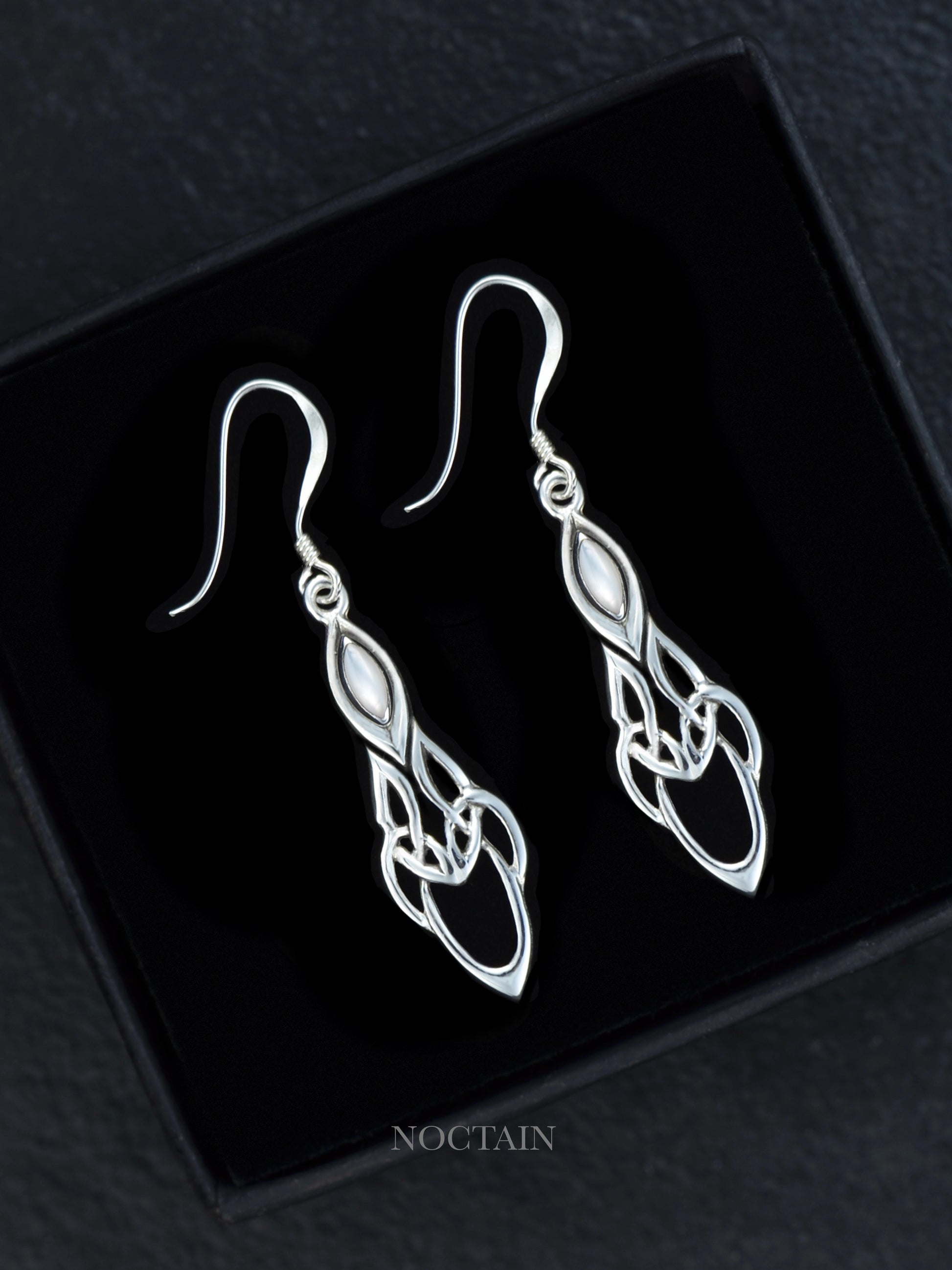 Alarien – Ohrhänger mit Perlmutt