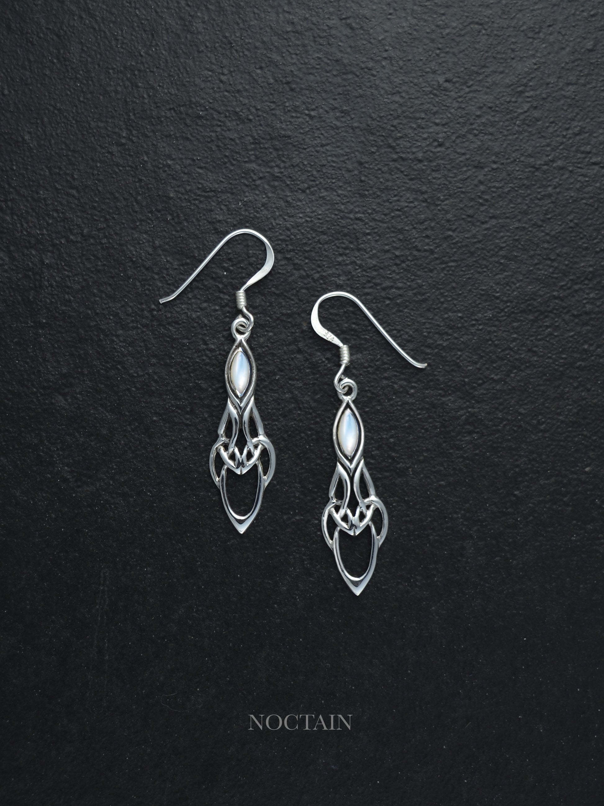 Alarien – Ohrhänger mit Perlmutt