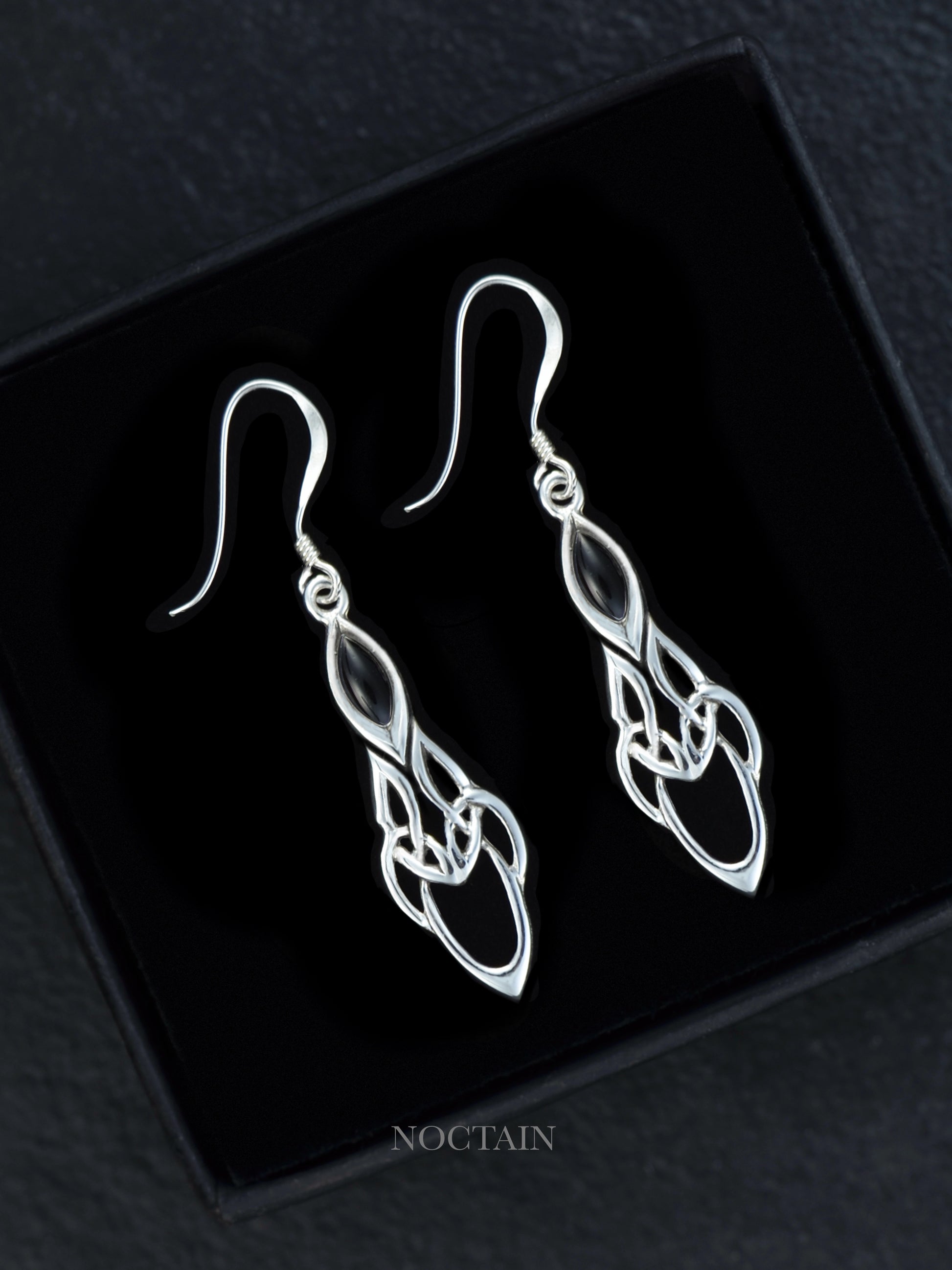 Alarien - Ohrhänger mit Onyx