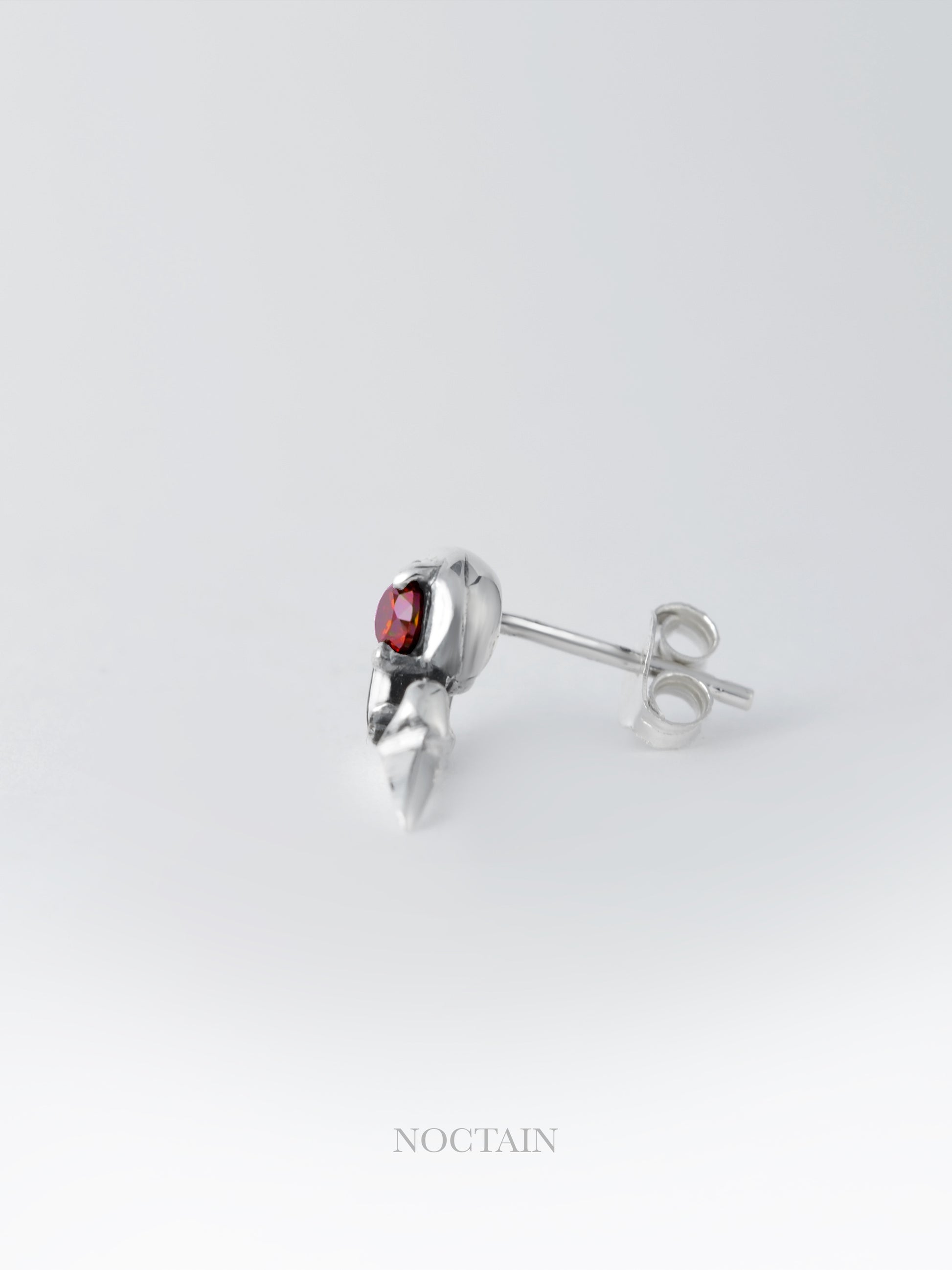 Morrigan Ohrstecker - rot